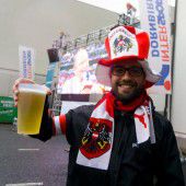 Die Fußballfans trotzten dem Regen