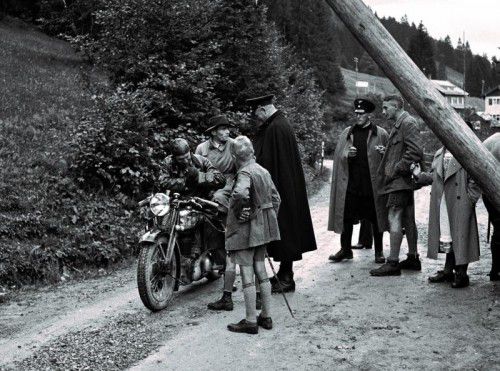 Der Zollanschlussvertrag überdauerte Kaiserreiche, eine Diktatur und zwei Weltkriege, wie die neue Ausstellung zu dem Thema in Riezlern zeigt.