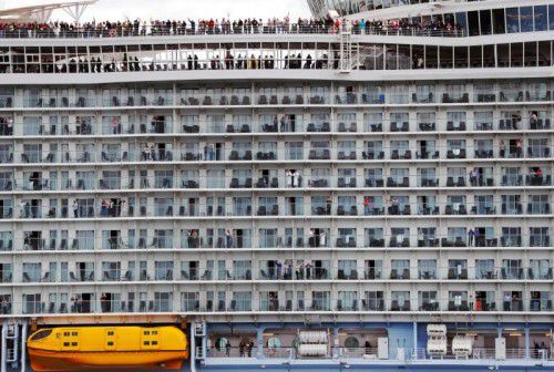 Die „Harmony of the Seas“ bietet Platz für 6360 Passagiere, sie verfügt über 23 Swimmingpools.