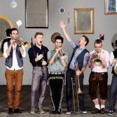Tradition und Revolution mit Federspiel