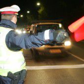 Junger Raser ohne Führerschein erwischt