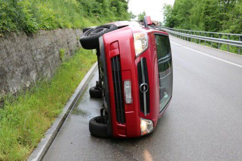 Die Lenkerin des Pkw blieb beim Unfall unverletzt.