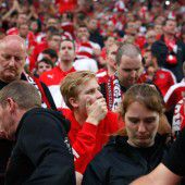 Lange Gesichter bei Fans nach bitterem EM-Start