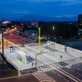 Zumtobel beleuchtet Sägerbrücke