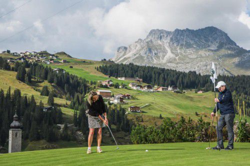 Freunde des grünen Sports können sich freuen: Der neue 9-Loch-Golfplatz in Zug öffnet Ende Juni.