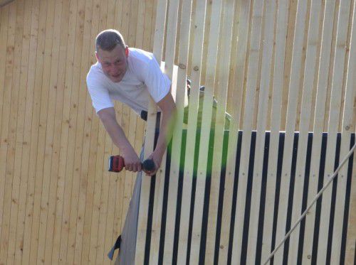 Handwerker sorgen für die fristgerechte Fertigstellung.