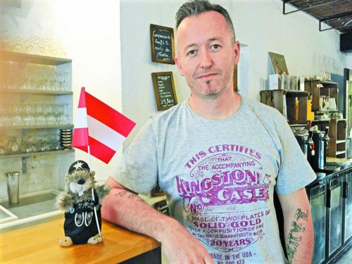 Im „Le Jardin“ in Mallemort lässt es sich gut verweilen, zumal Gregory Navarro, Bruder der Besitzerin, einiges zu erzählen hat.