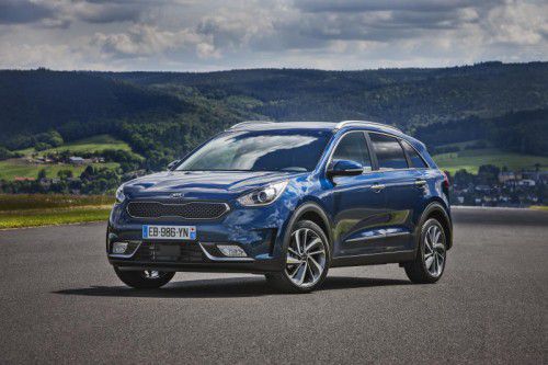 Kia bringt mit dem Niro ein Hybrid-SUV auf den Markt. Den Verbrauch gibt der Hersteller mit 3,8 Litern an.