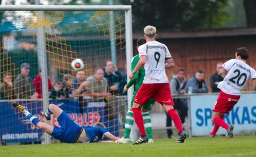 Manuel Honeck (Nummer 20) sorgte nach 52 Minuten mit seinem Treffer für die 1:0-Führung des FC Dornbirn. Die Nummer neun trägt Fabian Flatz.