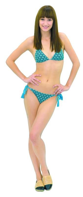 Miss Vorarlberg Selma trägt einen türkisen Triangel-Bikini der Marke O‘Neill. Erhältlich bei Hervis in Dornbirn um 49,99€.