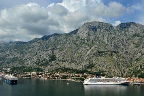 Montenegro lockt viele Reiche. Vor allem an der Küste wurden etliche Immobilien – meist an Russen – teuer verkauft.