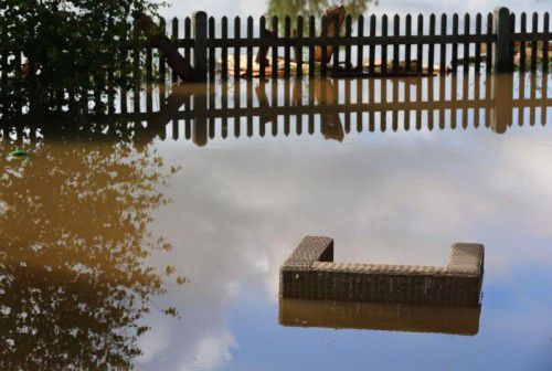 Nach Dauerregen herrscht erneut Hochwassergefahr. Erst am vergangenen Wochenende stand das Wasser kniehoch in den Straßen.