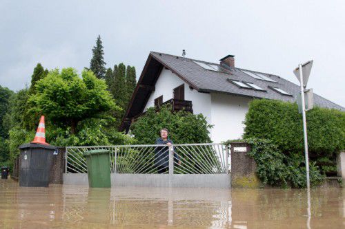 Nach heftigen Regenfällen kam es zu Überschwemmungen in einer Wohnsiedlung in Leonding.