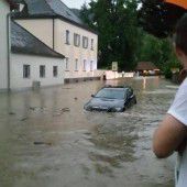 Heftige Unwetter ziehen Spur der Verwüstung