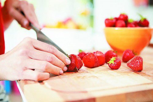 Obst erst putzen, dann wiegen – sonst stimmen die Mengenangaben aus den Rezepten nicht mehr.