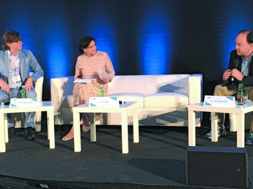Podiumsdiskussion mit Stefan Ströbitzer (ORF Projektchef), Kalli Purie (India Today) und Gerold Riedmann (CR VN).