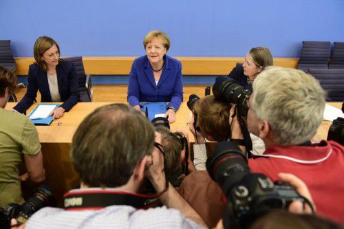 Auf Kanzlerin Angela Merkel hagelt es Kritik.