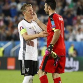 Schweinsteiger mit Psycho-Trick