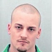 Bluttat: Mutmaßlicher Mittäter auf der Flucht