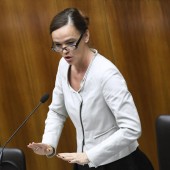 Ministerin will Schulergebnisse veröffentlichen
