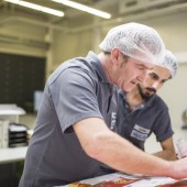 Scheyer gut verpackt nach vorne