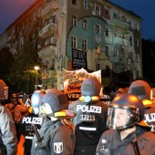 Schwere Krawalle bei Demonstration in Berlin