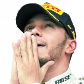 Hamilton jubelt