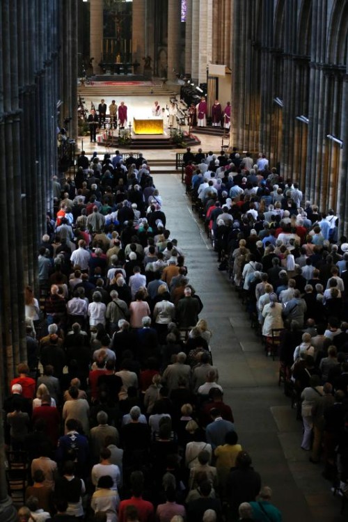 Gedenken an den Priester, der am Dienstag ermordet wurde.