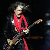 „Aerosmith“-Gitarrist Joe Perry kollabiert