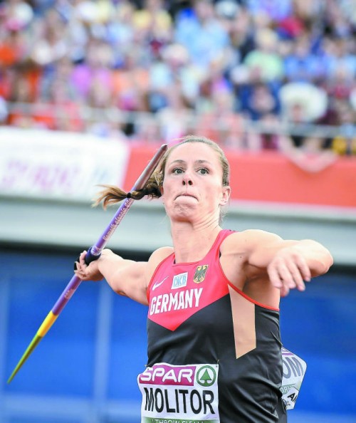 Katharina Molitor prüft den Gang vor ein Gericht.