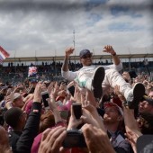 Hamiltons Hattrick zu Hause