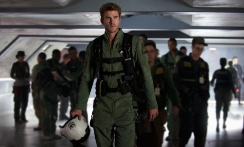 Liam Hemsworth gibt in „Independence Day 2“ den Kampfpiloten Jake Morrisons.