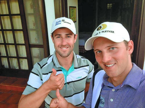 Manuel Trappel (l.) und Lukas Nemecz halten beim Golf-Challenger auf den Kanarischen Inseln Kontakt zur Spitze.