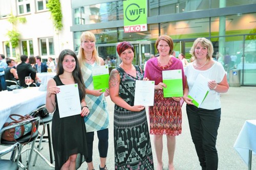 Mediendesignerinnen Melanie Sakic, Sandra Konzett, Miriam Spornberger, Elisabeth Feurstein und Christine Kull (v. l.).
