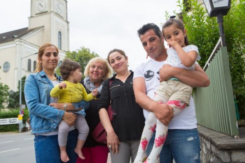 Renate Vogt wollte den ehrlichen Finder Mohamed Hay Junis und dessen Familie kennenlernen.