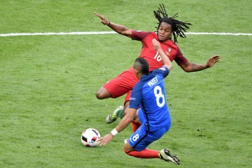 Renato Sanches (im Bild gegen Payet) ist jüngster EM-Finalist.