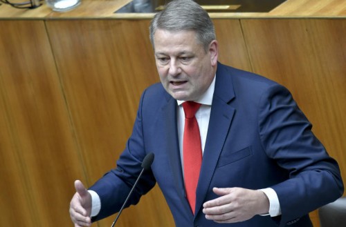 Rupprechter sprach von einem 100-Millionen-Euro-Paket. APA