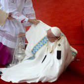 Papst feiert Messe in Wallfahrtsort