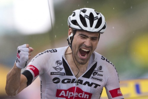 Tom Dumoulin jubelte im Wolkenbruch bei der Bergankunft in Andorra-Arcalis über seinen ersten Etappensieg bei der Tour de France.