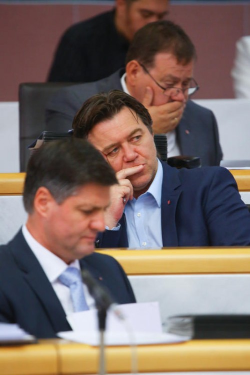 Zogen Rechenschaftsdebatte 2016 schneller durch: die Volksvertreter.