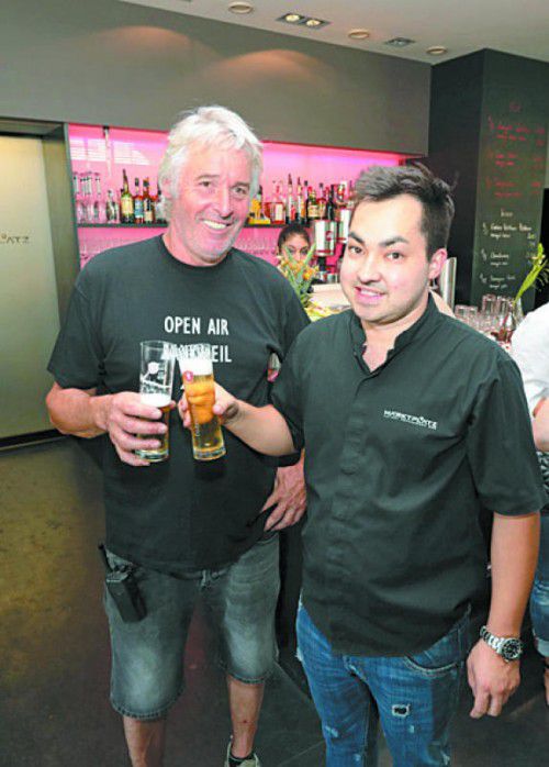 Cheforganisator Armin Wille (l.) mit Wirt Simon Scherl.