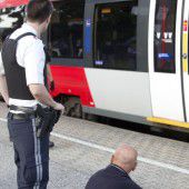 Polizei und ÖBB gegen militärische Zugbegleiter