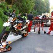 Biker verunglückt auf der Raggaler Straße