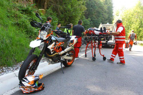Der 64-jährige Motorradfahrer kam auf der Raggaler Straße zwischen Ludesch und Raggal zu Sturz.