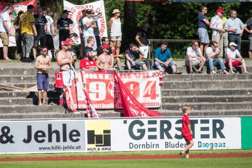 Die Fans der Rothosen aus Dornbirn wünschen sich von ihrer Mannschaft heute den ersten Heimsieg in dieser Saison.