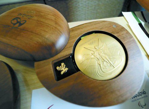 Ein Olympiasieg glänzt golden. Gold ist in der Medaille aber nur im Wert von sechs Gramm enthalten.
