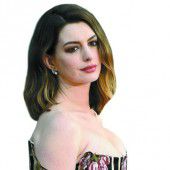 Anne Hathaway macht Schwangeren Mut