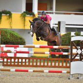 Bianca Rüscher reitet in Linz zu einem Sieg