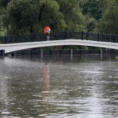 Regen setzt Moskau teils unter Wasser