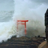 Taifun prallt auf die Küste Fukushimas